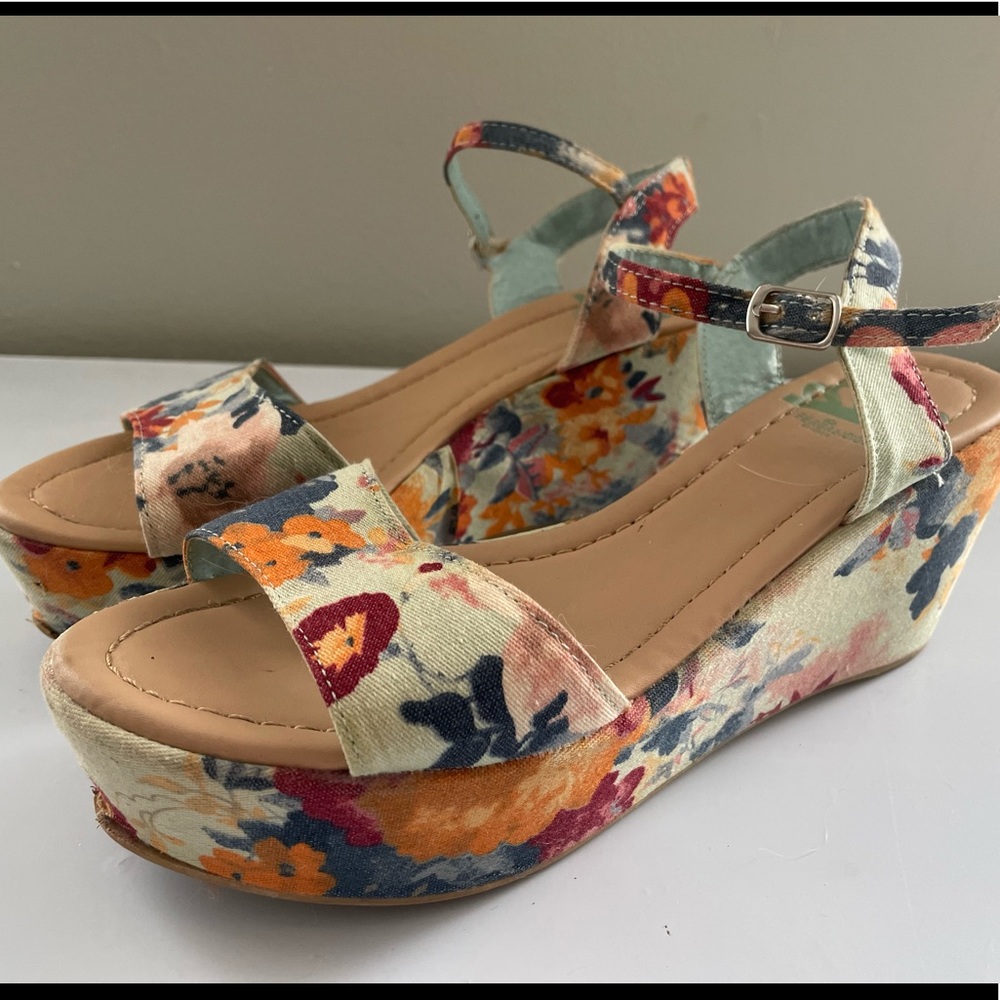 Fergalicious by Fergie Floral Print heeled sandals